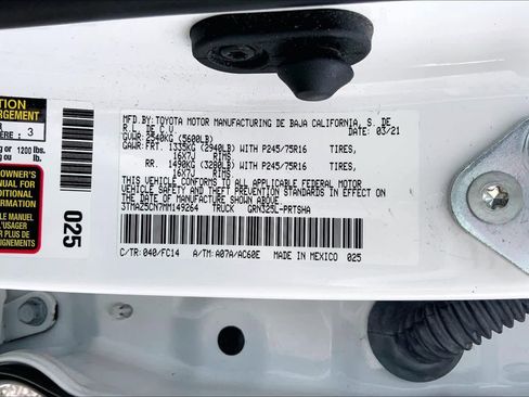 Used 2021 Toyota Tacoma SR5 RWD image 36