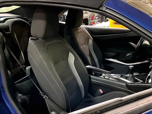 Used 2020 Chevrolet Camaro LT image 6