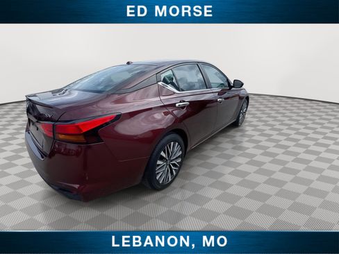 Used 2024 Nissan Altima 2.5 SV FWD image 8