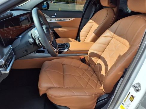 Used 2023 BMW 740i RWD image 24