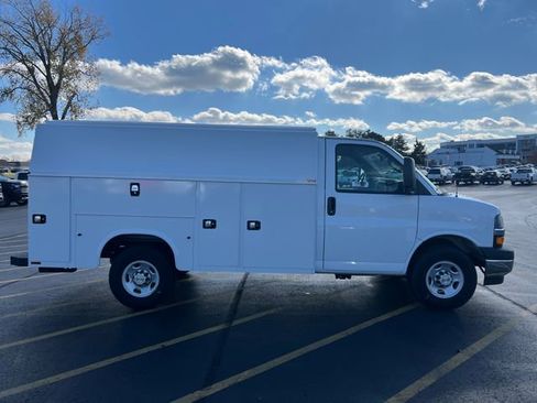 New 2025 Chevrolet Express 3500 w/ Power Convenience Package image 7