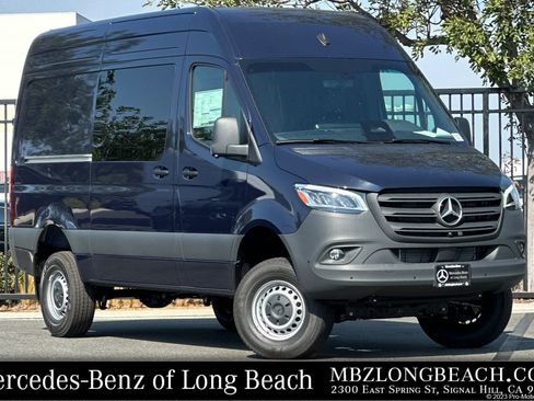 New 2025 Mercedes-Benz Sprinter 2500 image 1