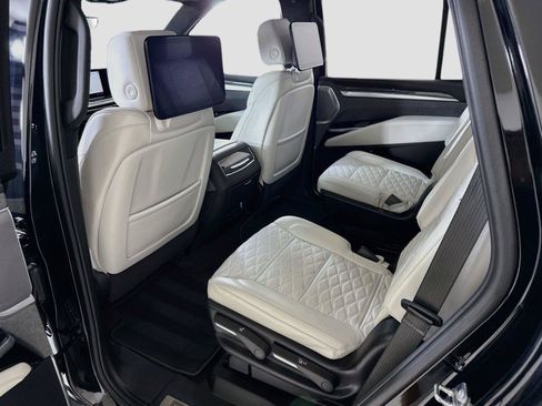 Used 2025 Cadillac Escalade V w/ LPO, ONYX Package AWD/4WD image 27