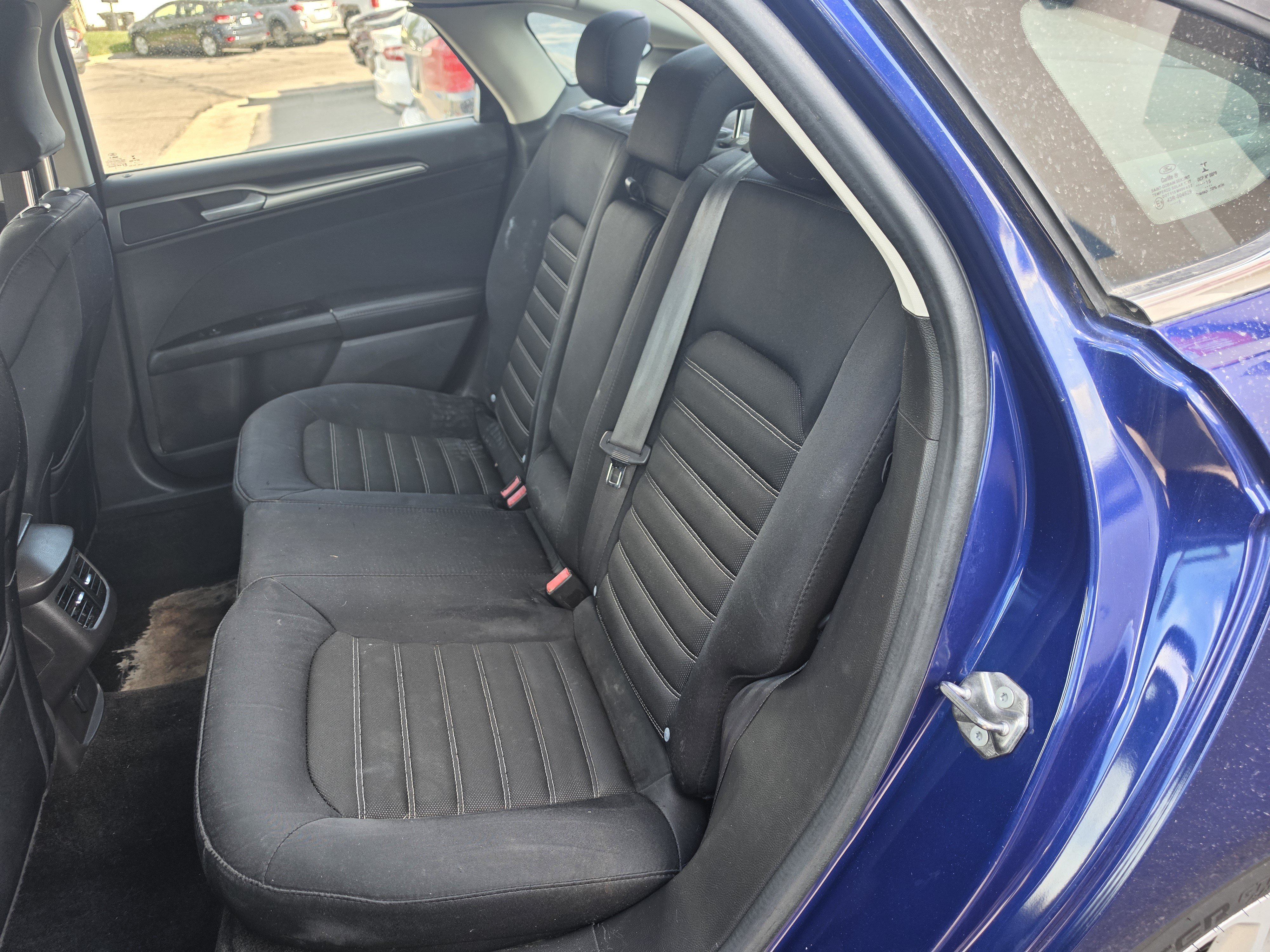 Used 2015 Ford Fusion SE FWD image 19