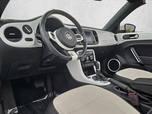Used 2018 Volkswagen Beetle 2.0T FWD image 10