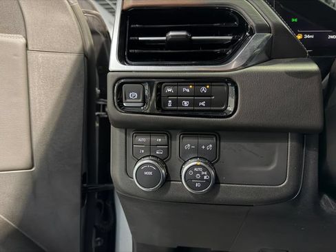 Used 2025 GMC Yukon XL Denali w/ Sun & Power Step Package AWD/4WD image 26