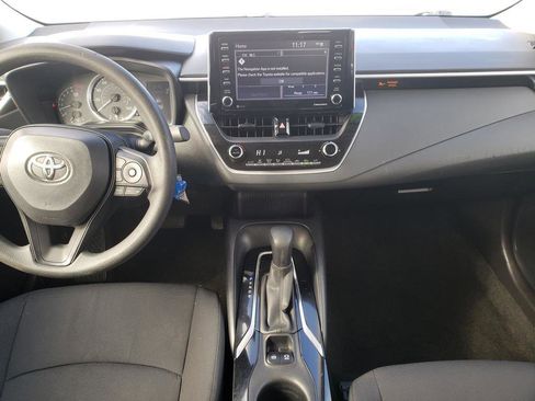 Used 2021 Toyota Corolla LE image 19