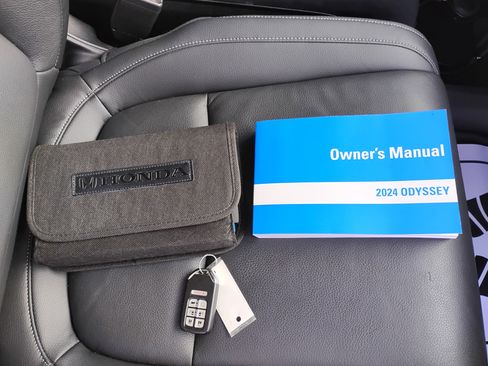 Used 2024 Honda Odyssey Touring image 38
