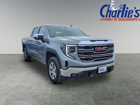 Used 2025 GMC Sierra 1500 SLT AWD/4WD image 3