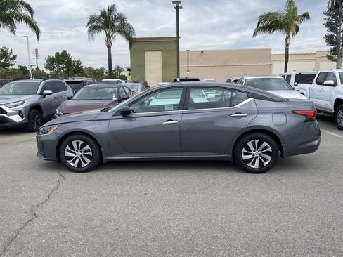 Used 2025 Nissan Altima 2.5 S FWD image 2