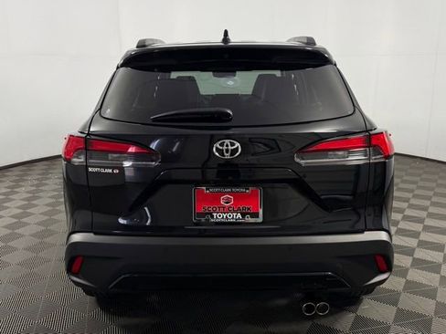 Used 2025 Toyota Corolla Cross XLE w/ Convenience Package image 33