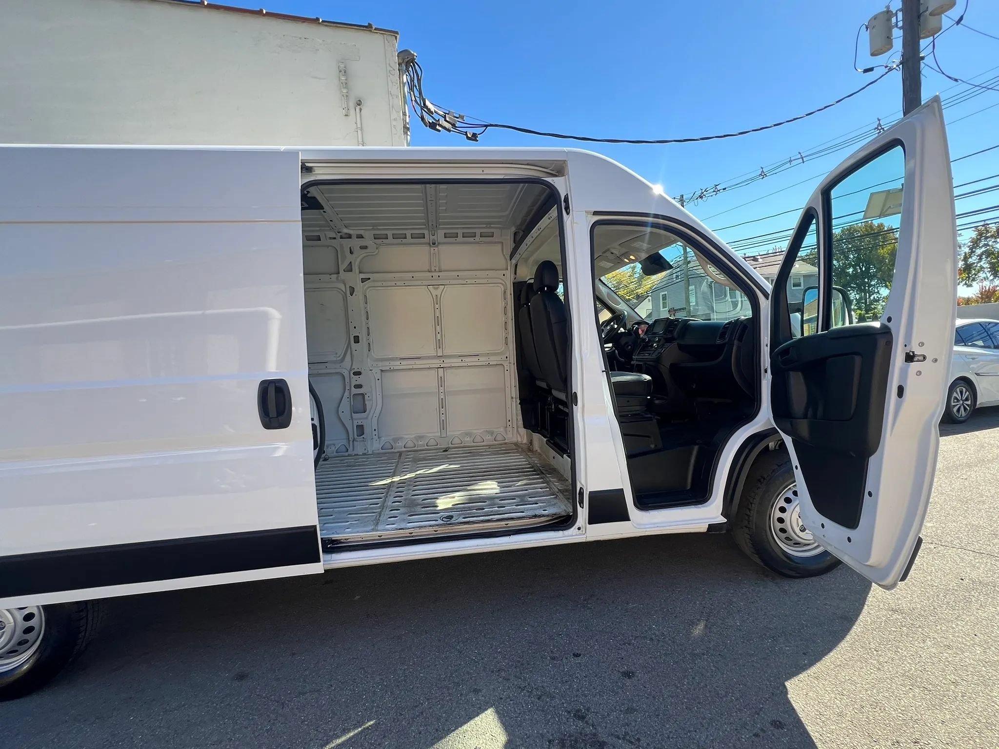 Used 2025 RAM ProMaster 3500 w/ Convenience Group FWD image 12