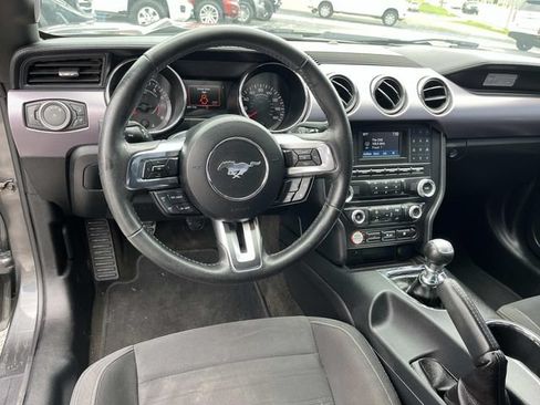 Used 2017 Ford Mustang Coupe RWD image 10