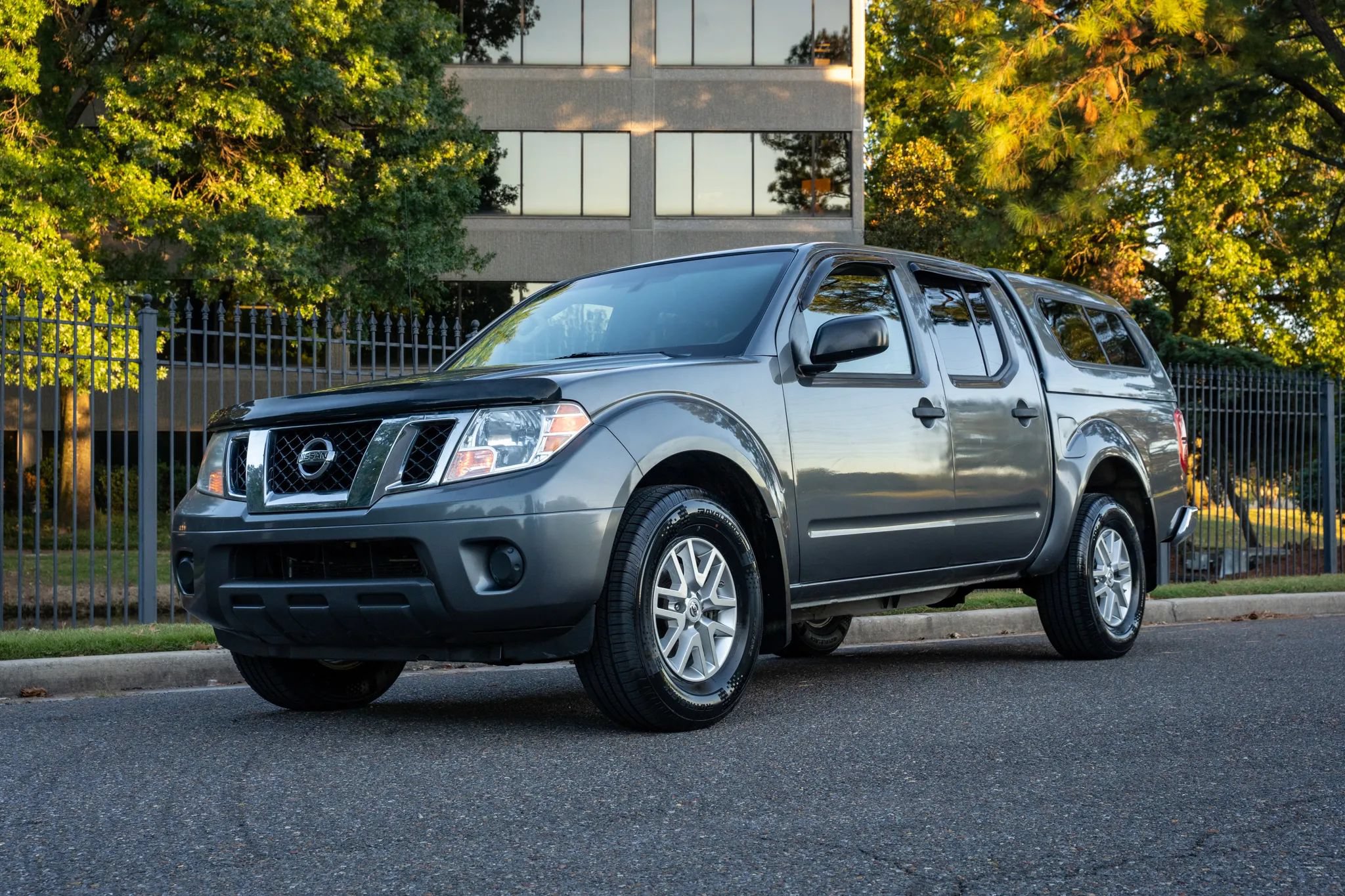 Used 2019 Nissan Frontier SV RWD image 1