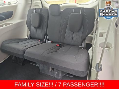 Used 2023 Chrysler Voyager LX FWD image 19