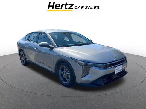 Used 2025 Kia K4 LXS image 1