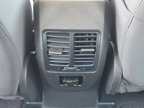 Used 2017 Ford C-MAX Energi SE w/ Equipment Group 401A image 29