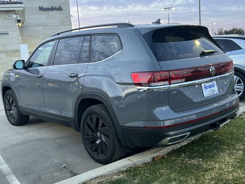 Certified 2025 Volkswagen Atlas SE w/ Panoramic Sunroof Package image 8