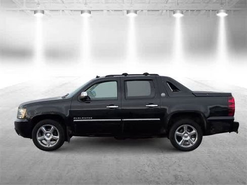 Used 2013 Chevrolet Avalanche LTZ image 5