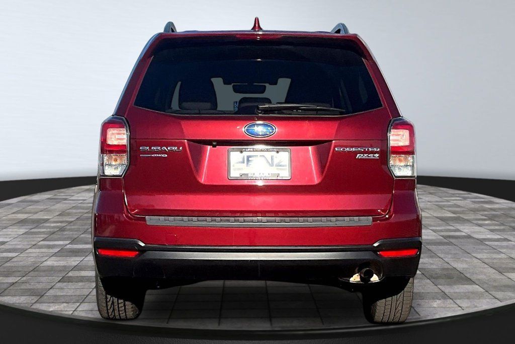 Used 2017 Subaru Forester 2.5i Premium AWD/4WD image 5