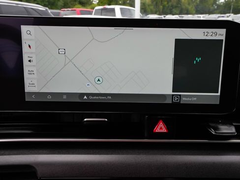 Used 2025 Kia Carnival EX FWD image 28