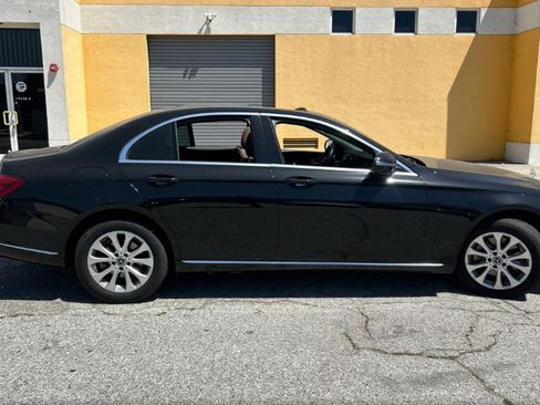 Used 2019 Mercedes-Benz E 300 image 4