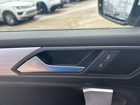 Used 2023 Volkswagen Tiguan S image 46