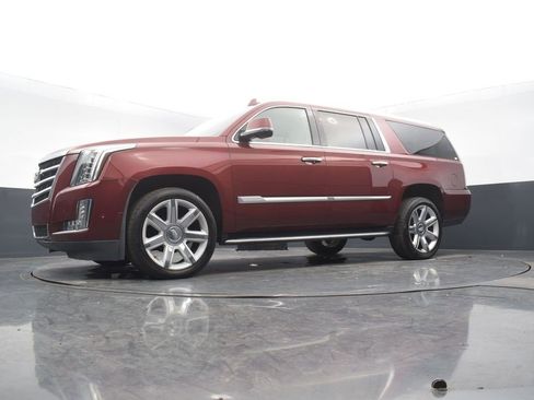 Used 2020 Cadillac Escalade ESV Premium Luxury image 59