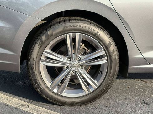 Used 2019 Volkswagen Jetta R-Line FWD image 7