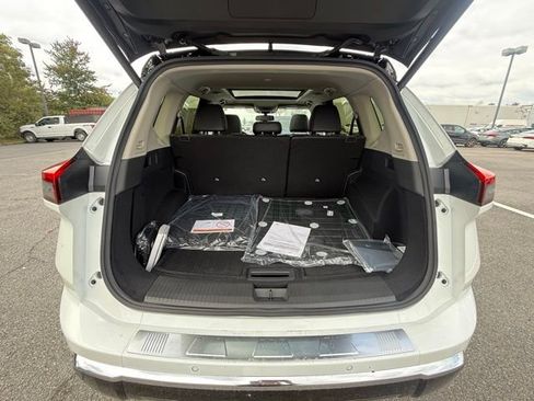 New 2026 Nissan Rogue Platinum w/ Platinum Premium Package image 17