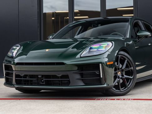 Used 2025 Porsche Panamera image 7