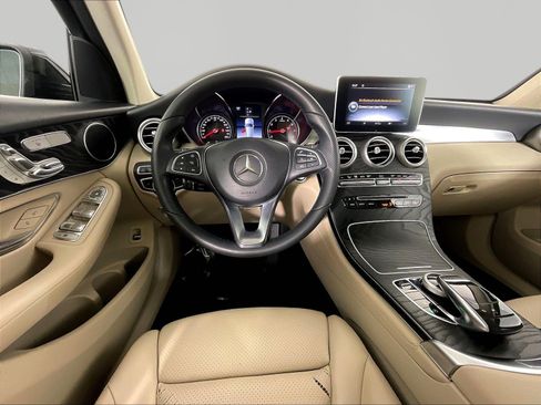 Used 2018 Mercedes-Benz GLC 300 image 8