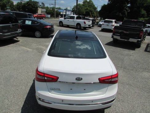 Used 2014 Kia Cadenza Premium w/ Luxury Package FWD image 8