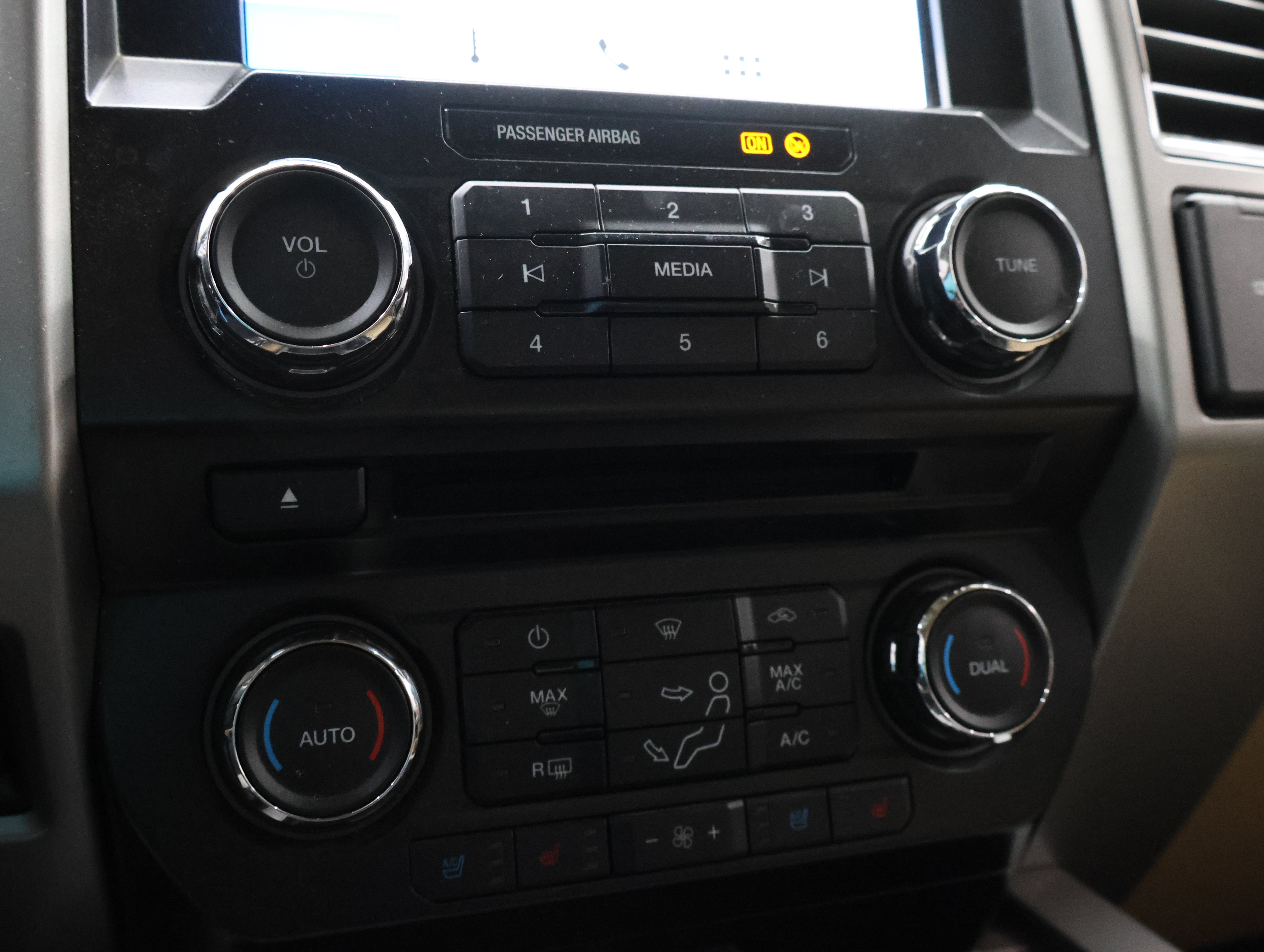 Used 2017 Ford F250 Lariat w/ Chrome Package AWD/4WD image 47