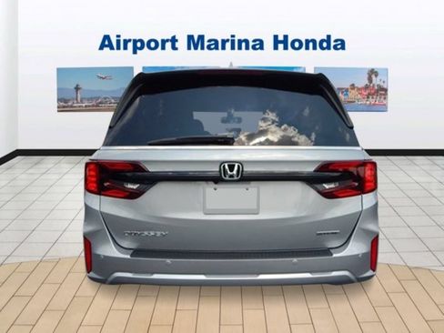 New 2026 Honda Odyssey Touring image 4