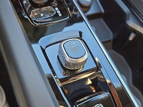 New 2026 Volvo XC60 B5 Plus w/ Protection Package Premier image 30