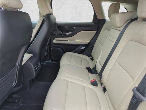 Used 2025 Lincoln Corsair FWD image 18