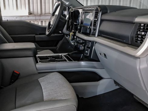 Used 2023 Ford F350 4x4 Crew Cab Super Duty image 12