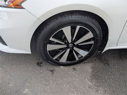 Used 2021 Nissan Altima 2.5 SV image 10