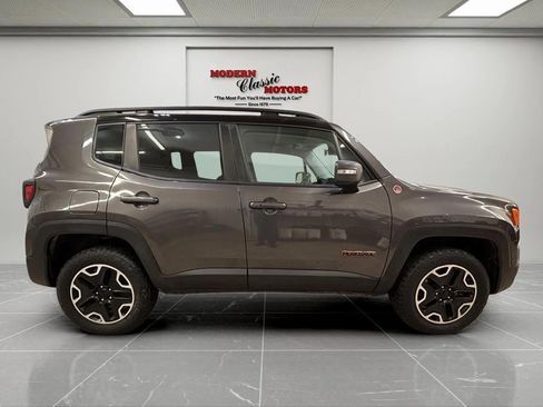 Used 2017 Jeep Renegade Trailhawk image 8