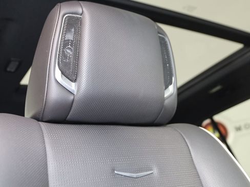 Used 2023 Cadillac Escalade Premium Luxury image 14