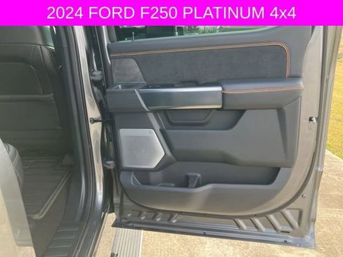 Used 2024 Ford F250 Platinum w/ FX4 Off-Road Package image 16