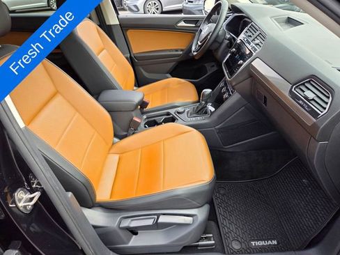 Used 2019 Volkswagen Tiguan SEL AWD/4WD image 17