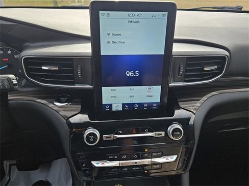 Used 2023 Ford Explorer Limited w/ Limited Technology Package image 28