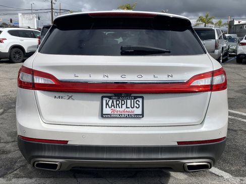 Used 2018 Lincoln MKX Reserve w/ Driver Assistance Package image 9