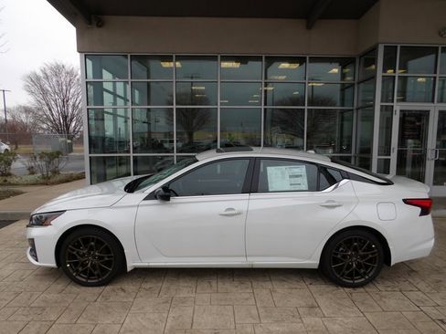 New 2025 Nissan Altima 2.5 SR w/ SR Premium Package image 4