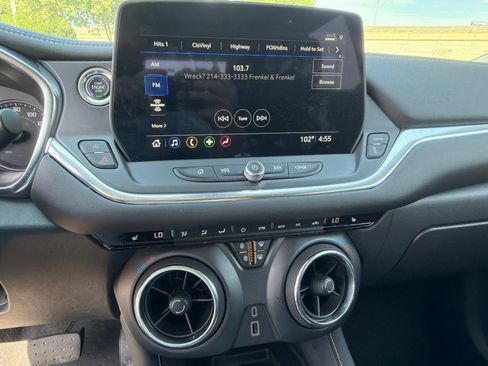 Used 2023 Chevrolet Blazer LT w/ Convenience Package FWD image 9