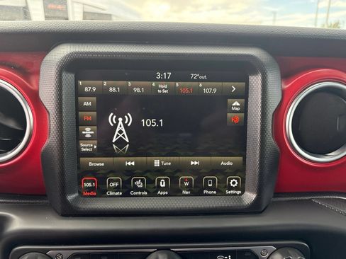 Used 2023 Jeep Gladiator Rubicon w/ Cold Weather Group AWD/4WD image 16