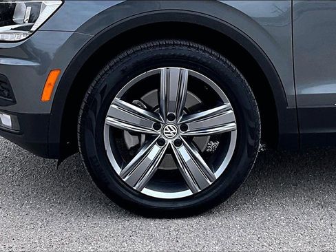 Certified 2020 Volkswagen Tiguan SE image 13