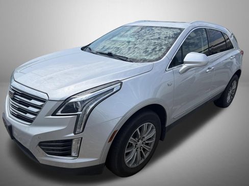 Used 2017 Cadillac XT5 Luxury w/ Driver Awareness Package AWD/4WD image 2